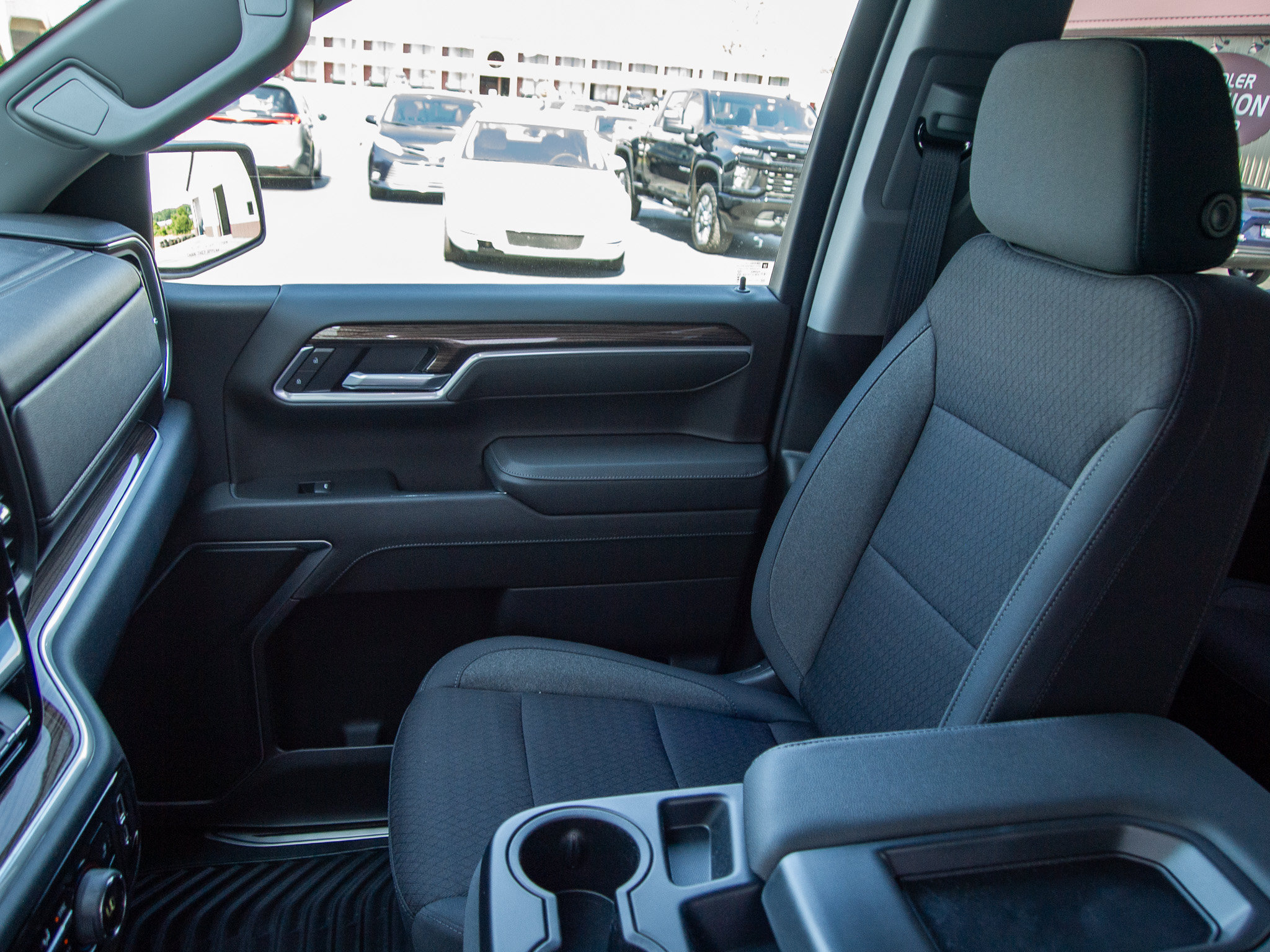 New 2026 Chevrolet Silverado 1500 LT AWD/4WD image 13