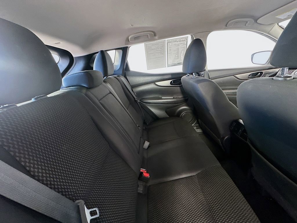 Used 2022 Nissan Rogue Sport S image 26