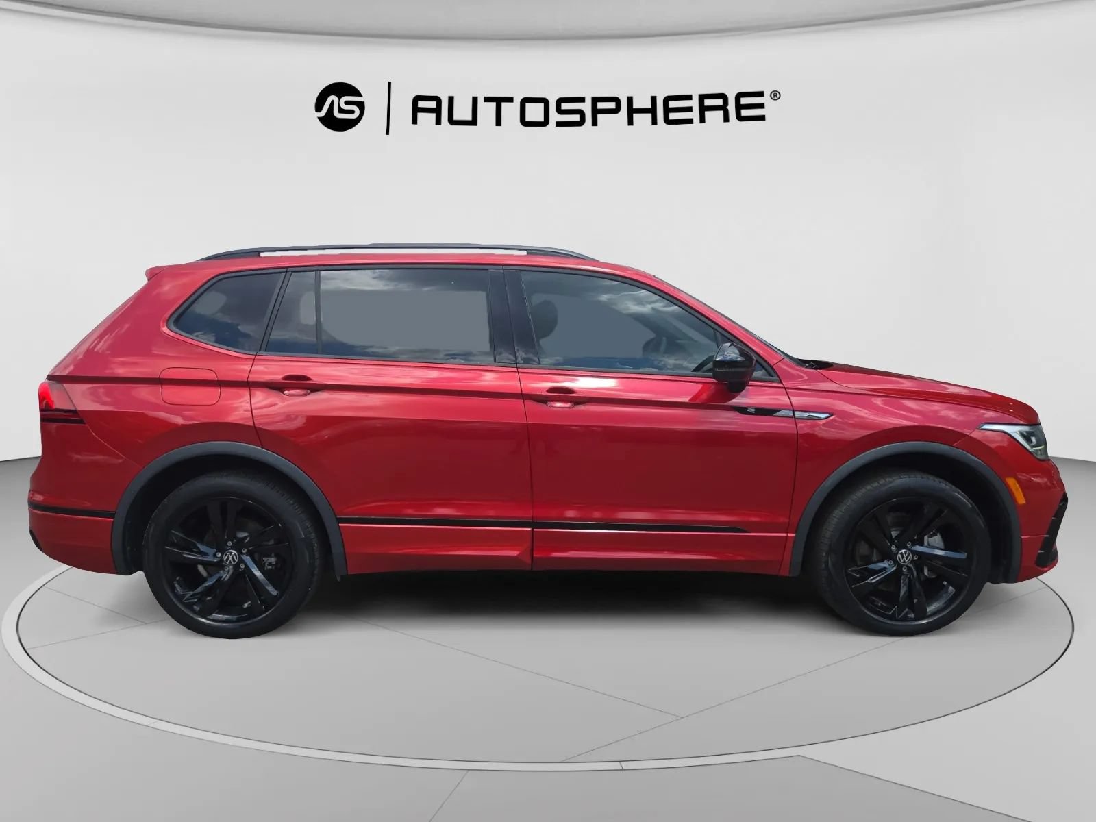 Used 2024 Volkswagen Tiguan SE R-Line FWD image 10