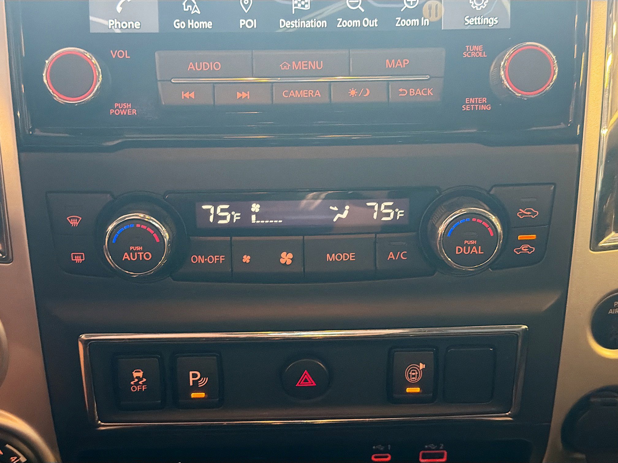 Used 2021 Nissan Titan SV w/ SV Convenience Package image 24