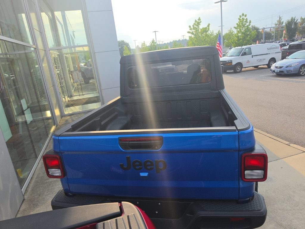 New 2026 Jeep Gladiator Sport AWD/4WD image 6