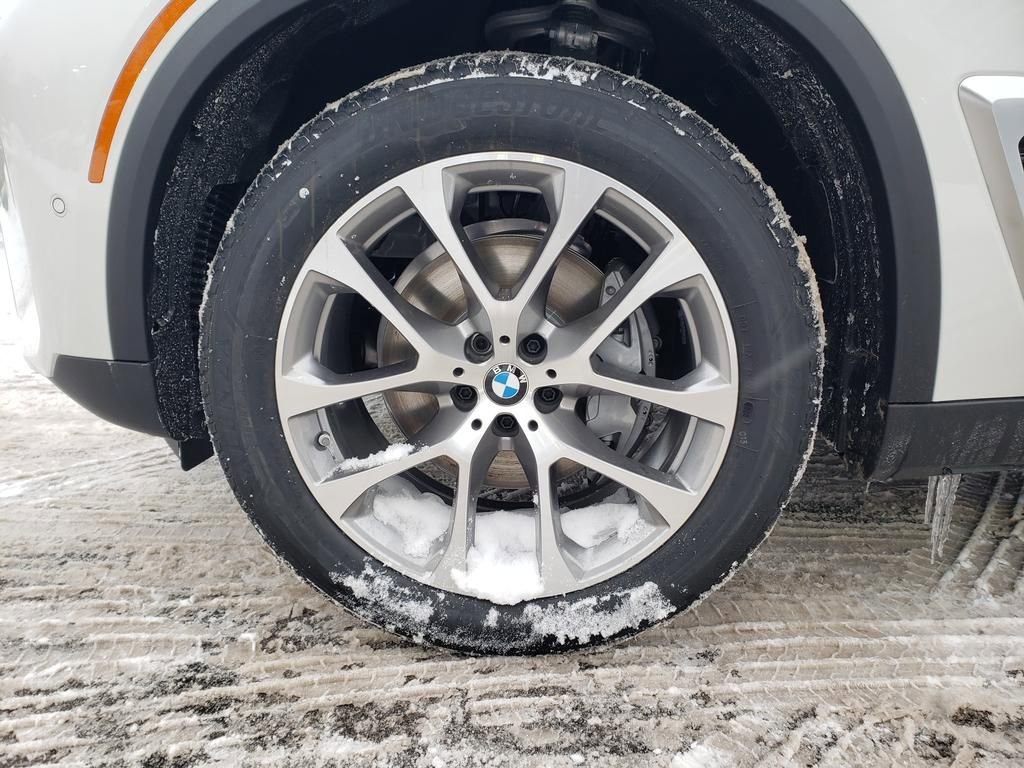New 2026 BMW X5 xDrive40i w/ Climate Comfort Package image 12