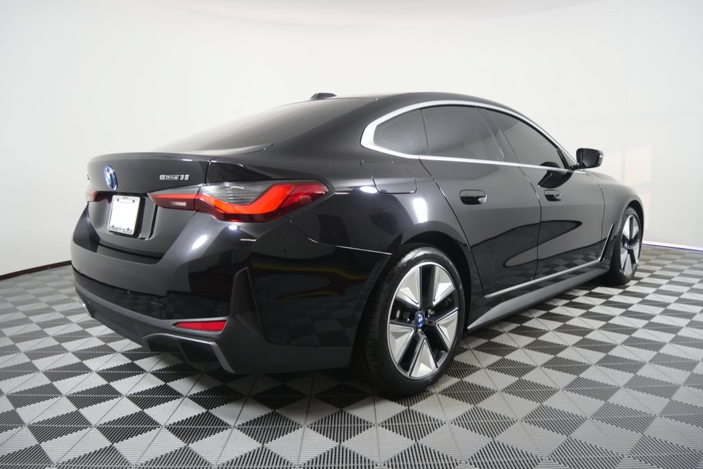 Used 2023 BMW i4 eDrive35 RWD image 3