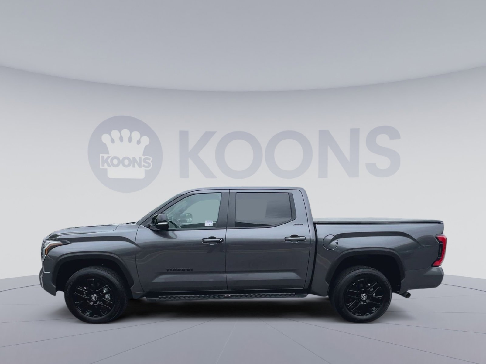 Used 2025 Toyota Tundra Limited AWD/4WD image 7
