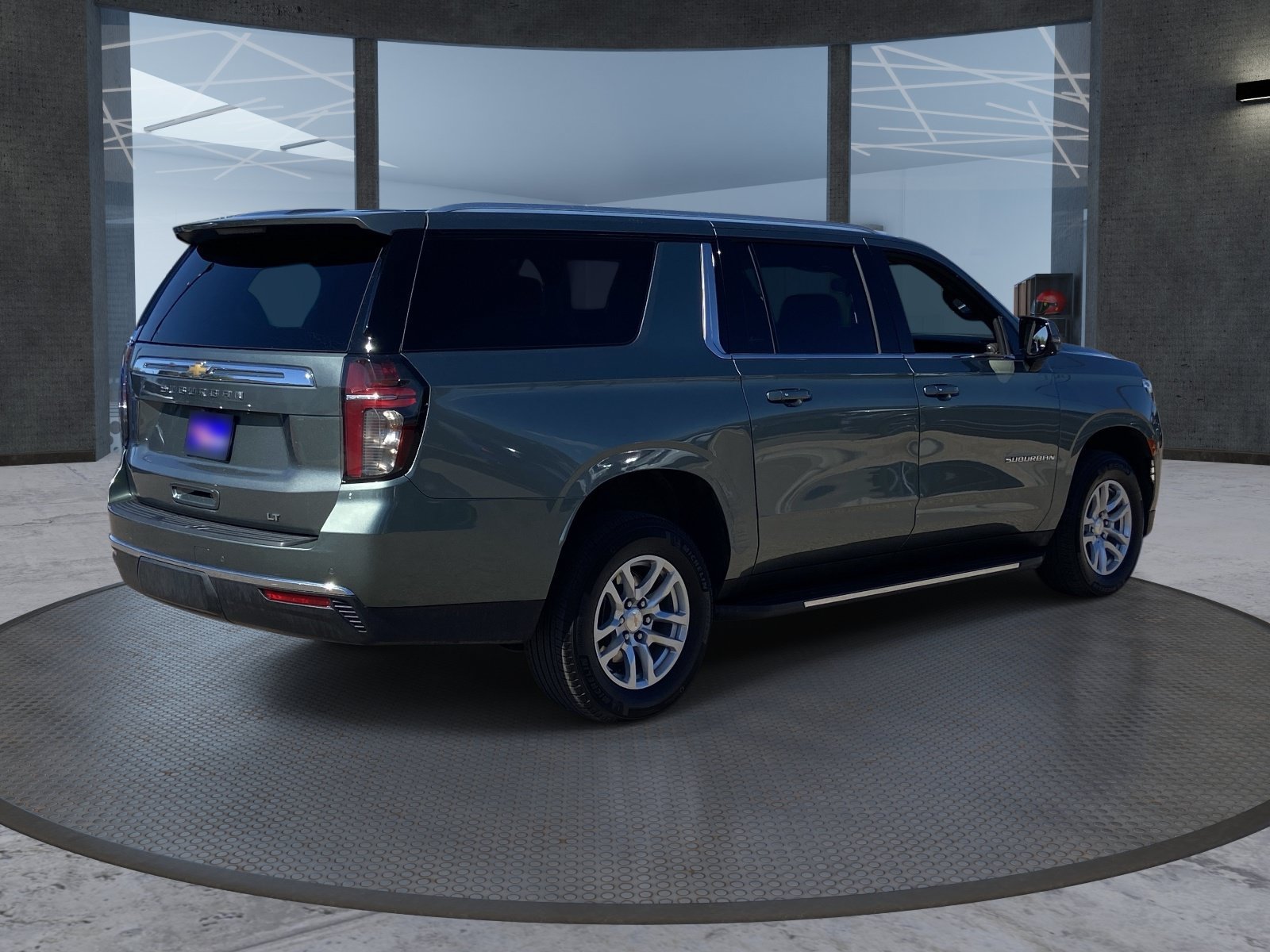 Certified 2023 Chevrolet Suburban LT w/ Luxury Package AWD/4WD image 5