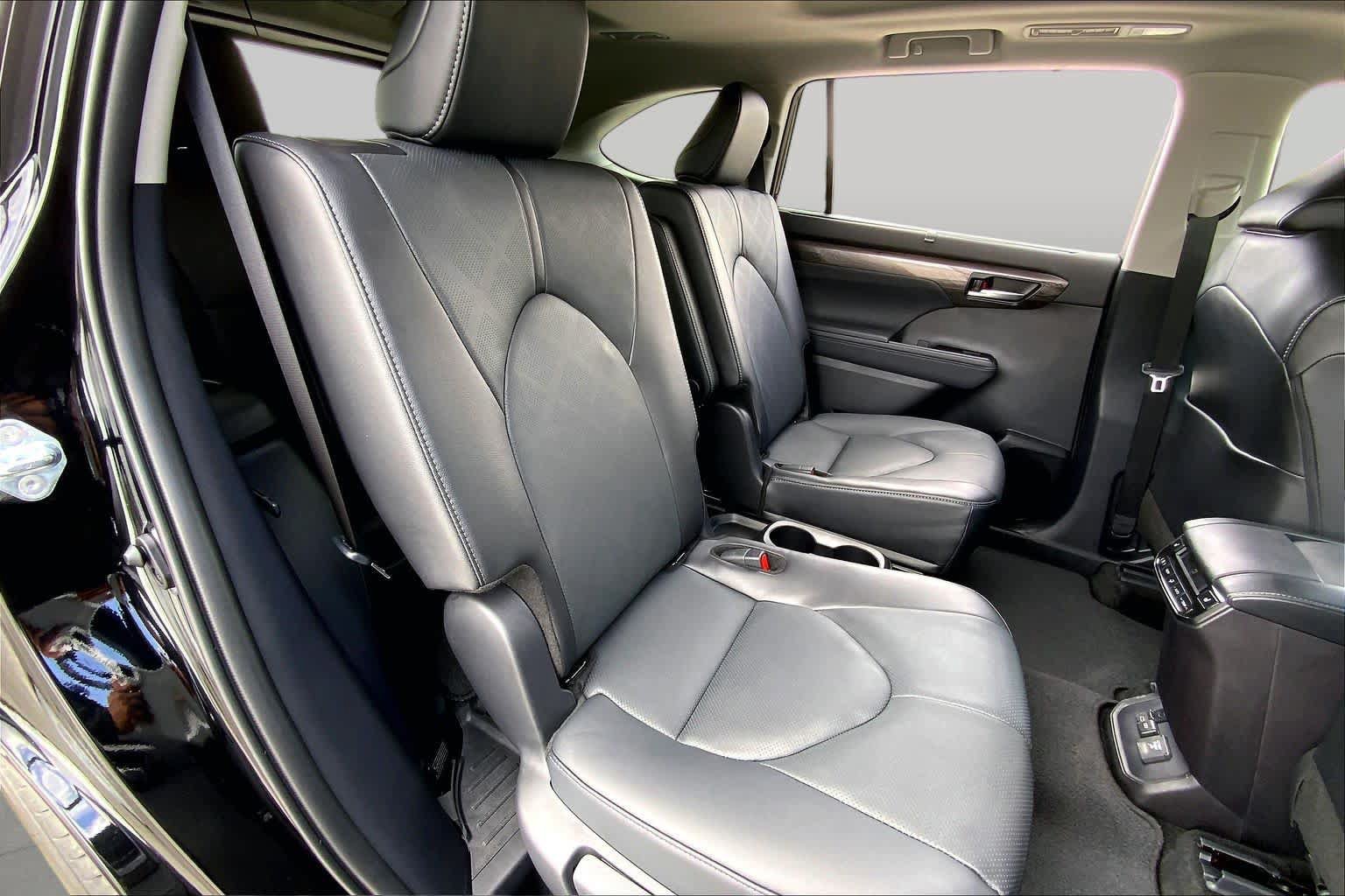Certified 2026 Toyota Highlander Platinum AWD/4WD image 19