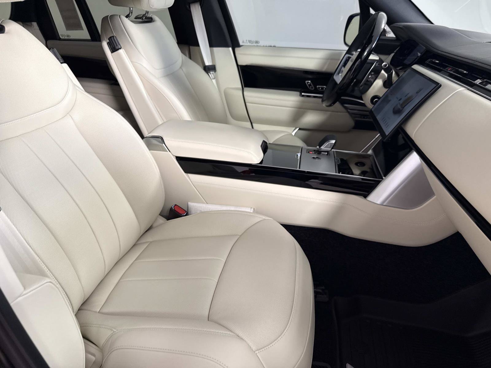 New 2026 Land Rover Range Rover Autobiography AWD/4WD image 10