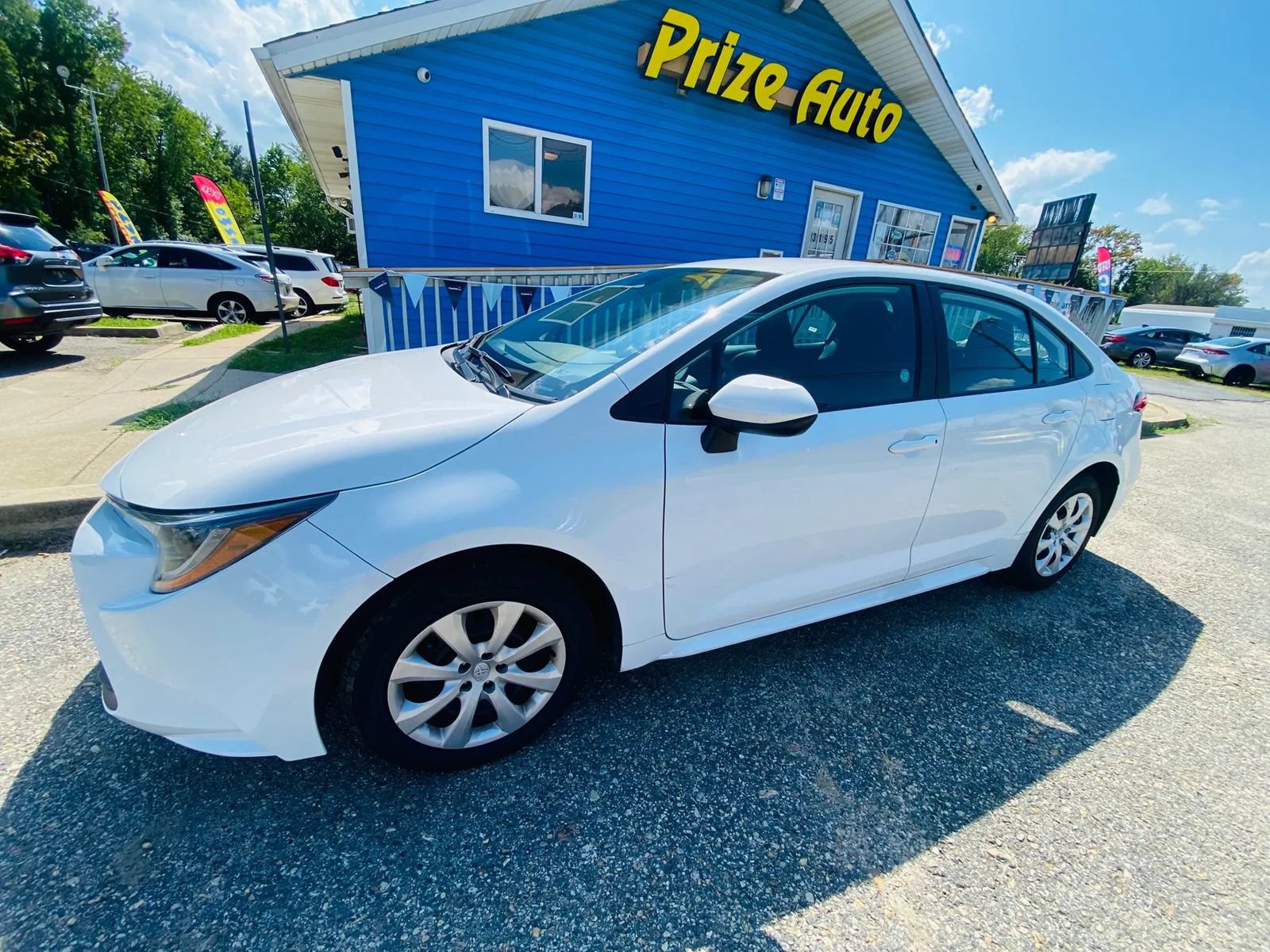 Used 2025 Toyota Corolla LE FWD image 2