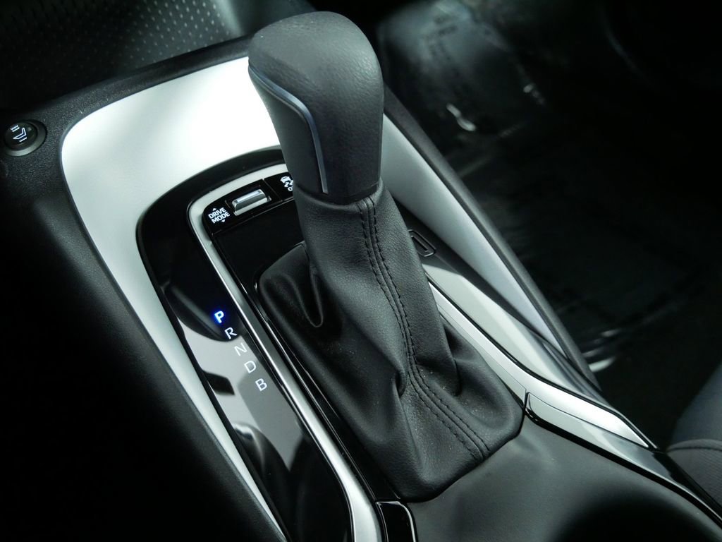 Used 2025 Toyota Corolla SE w/ Convenience Package image 31