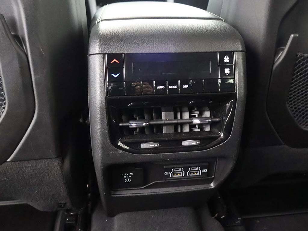 Used 2024 Jeep Grand Cherokee L Laredo image 51