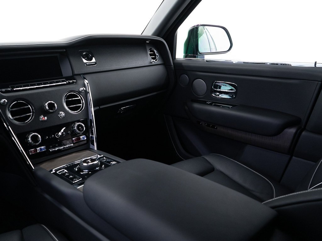 Certified 2024 Rolls-Royce Cullinan image 35
