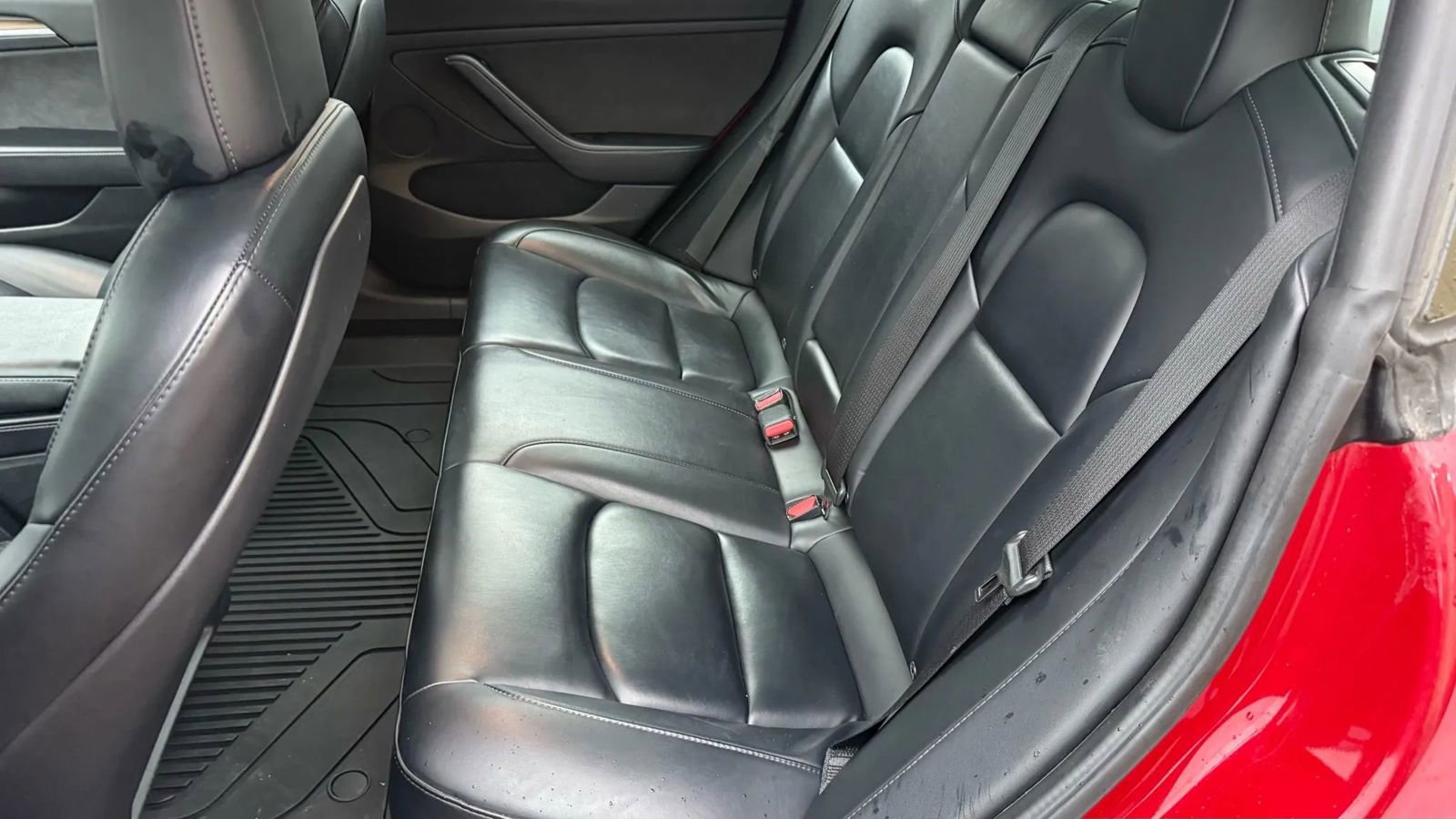 Used 2022 Tesla Model 3 Standard Range image 10