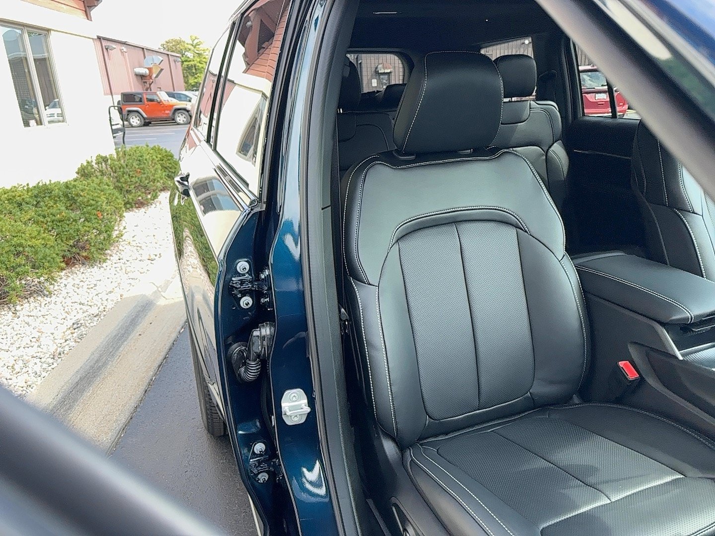 New 2027 Jeep Grand Cherokee L Limited AWD/4WD image 5