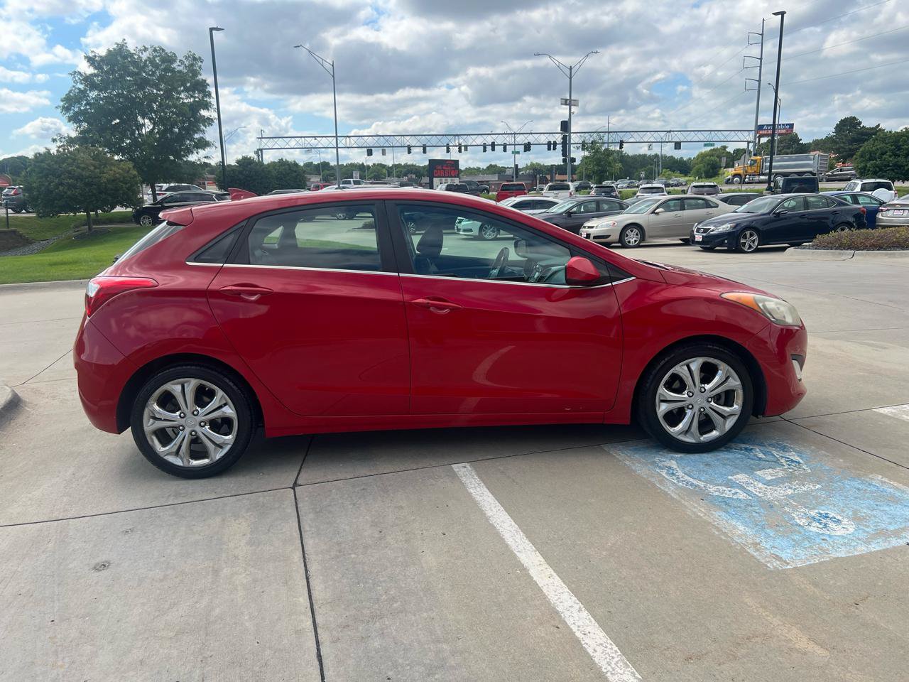 Used 2013 Hyundai Elantra GT w/ Touch & Go Pkg FWD image 5