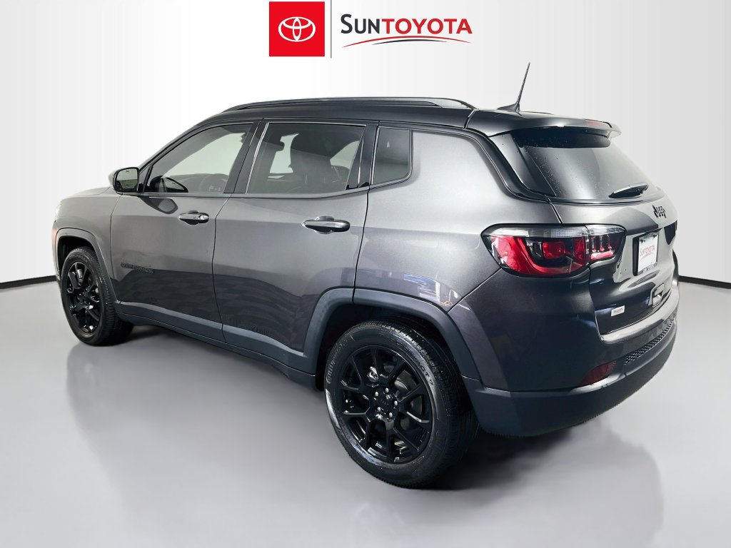 Used 2022 Jeep Compass Latitude FWD image 5