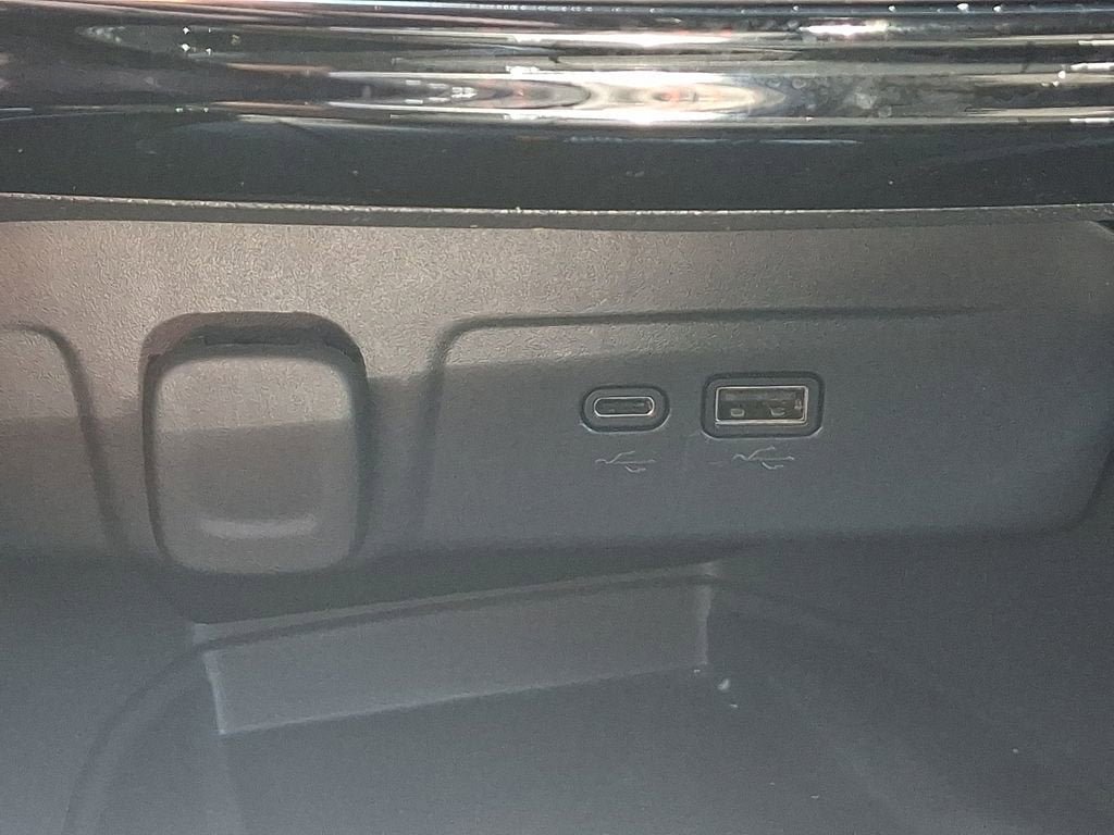 Certified 2024 Chevrolet Trax RS w/ Sunroof Package FWD image 27