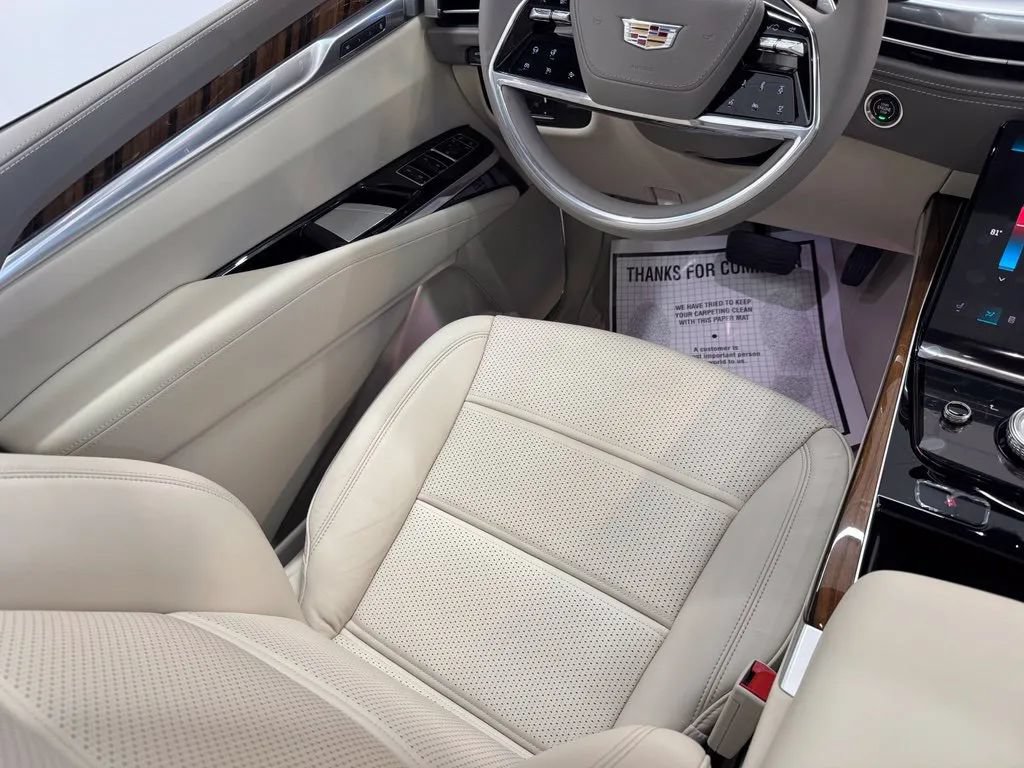 New 2027 Cadillac Escalade Platinum Sport w/ LPO, Floor Liner Package AWD/4WD image 22