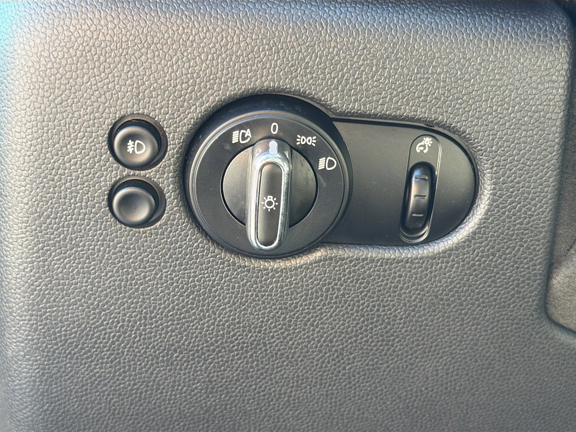 Used 2015 MINI Cooper S image 31