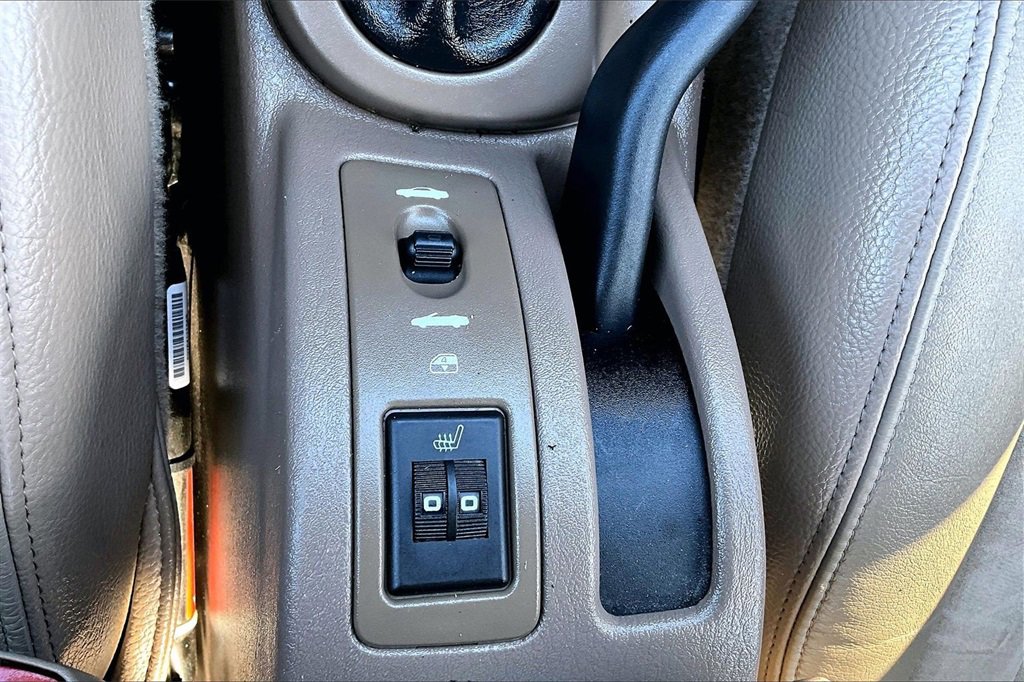 Used 2004 Chrysler Sebring LXi image 11