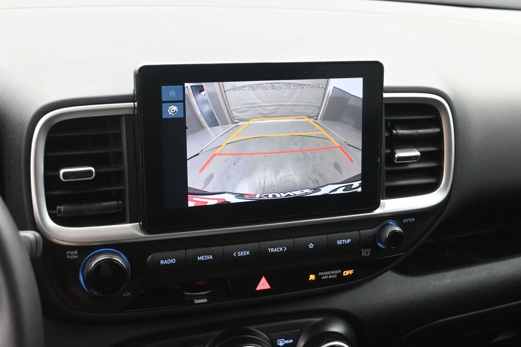 Certified 2023 Hyundai Venue SEL FWD image 17