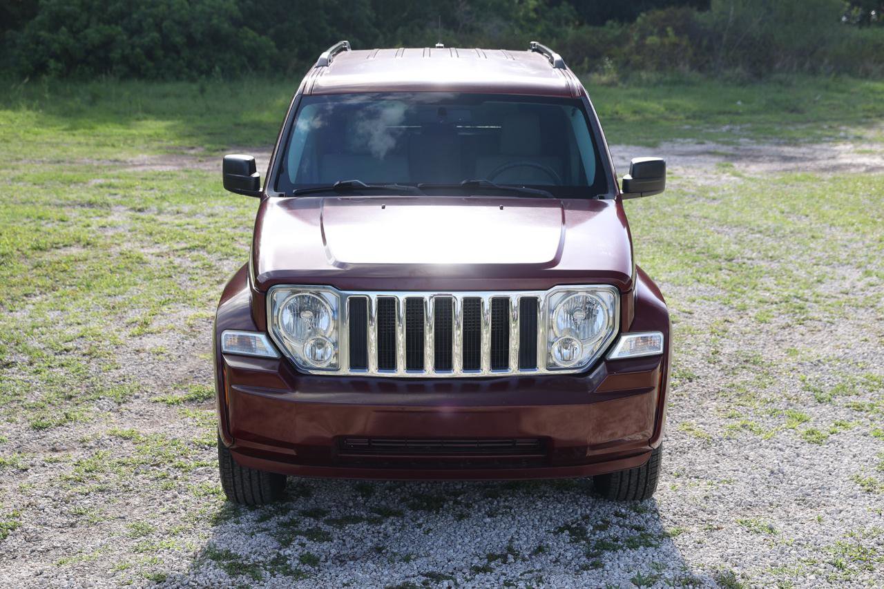 Used 2009 Jeep Liberty Limited w/ Premium Group AWD/4WD image 17