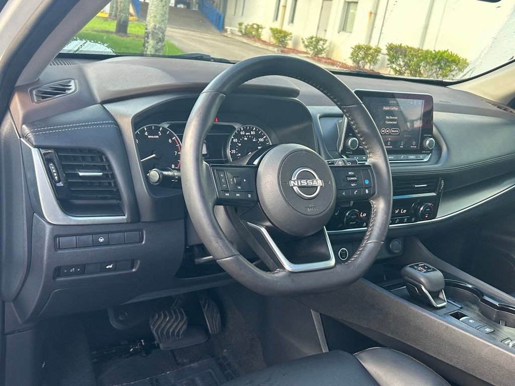 Used 2022 Nissan Rogue SV w/ SV Premium Package FWD image 34