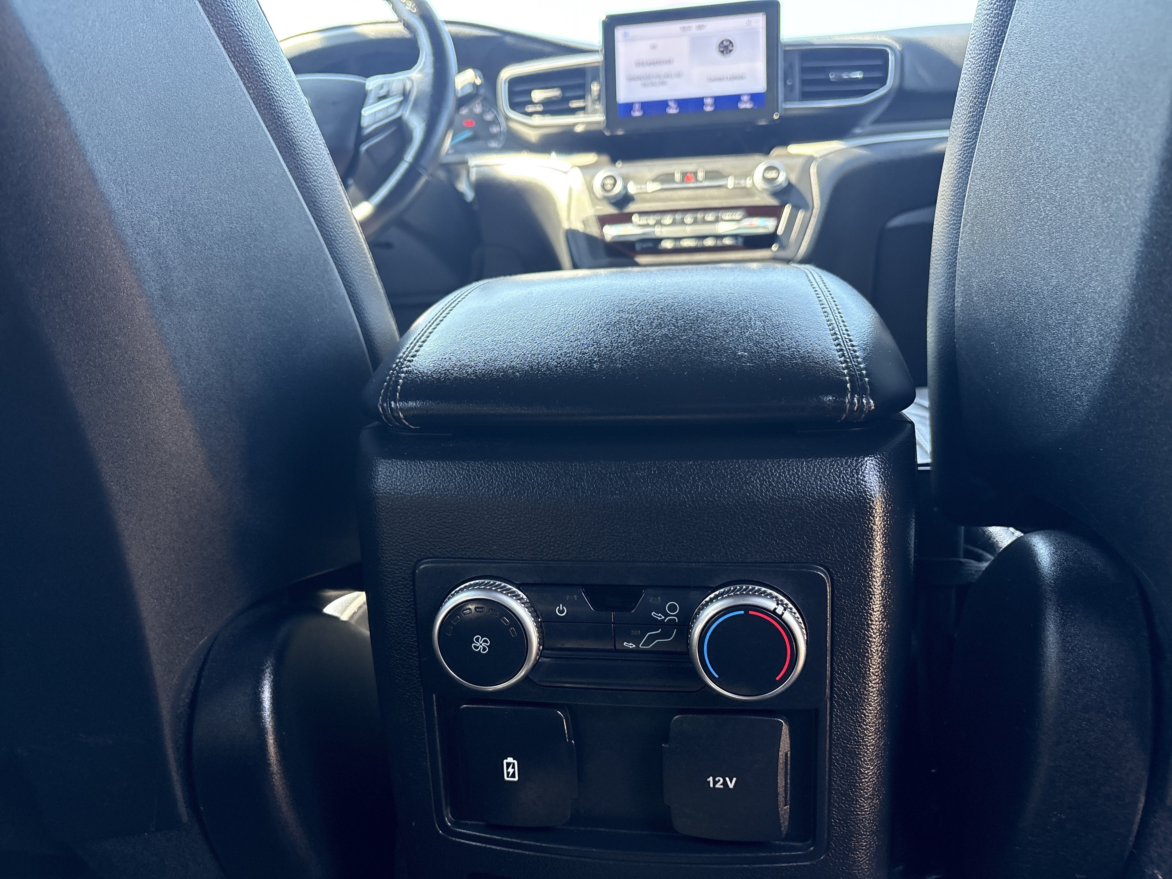 Used 2020 Ford Explorer XLT w/ Equipment Group 202A AWD/4WD image 10