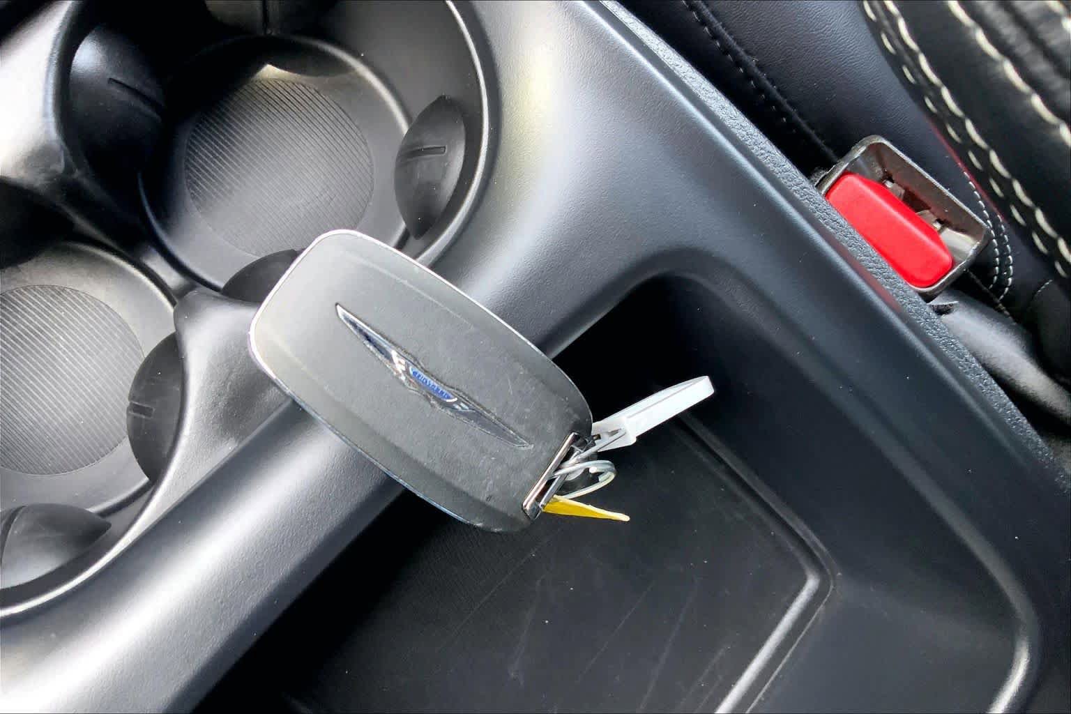 Used 2025 Chrysler Pacifica Select FWD image 14