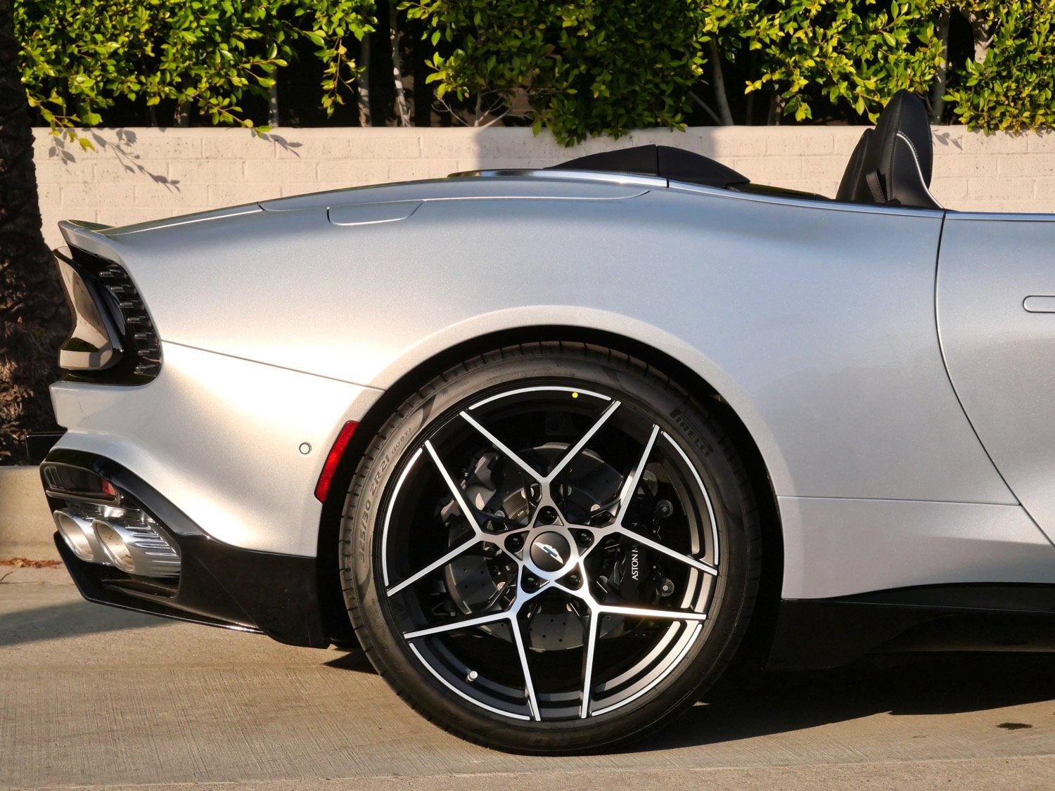 New 2026 Aston Martin Vanquish Convertible RWD image 15