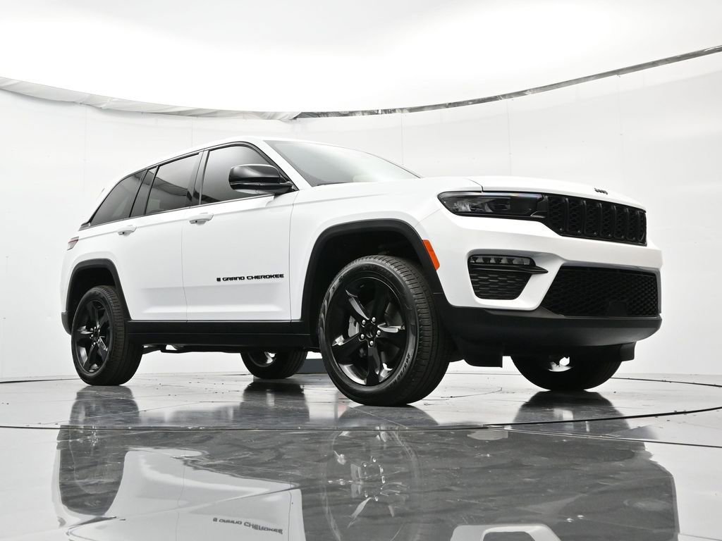 New 2025 Jeep Grand Cherokee Limited w/ Black Appearance Package image 49