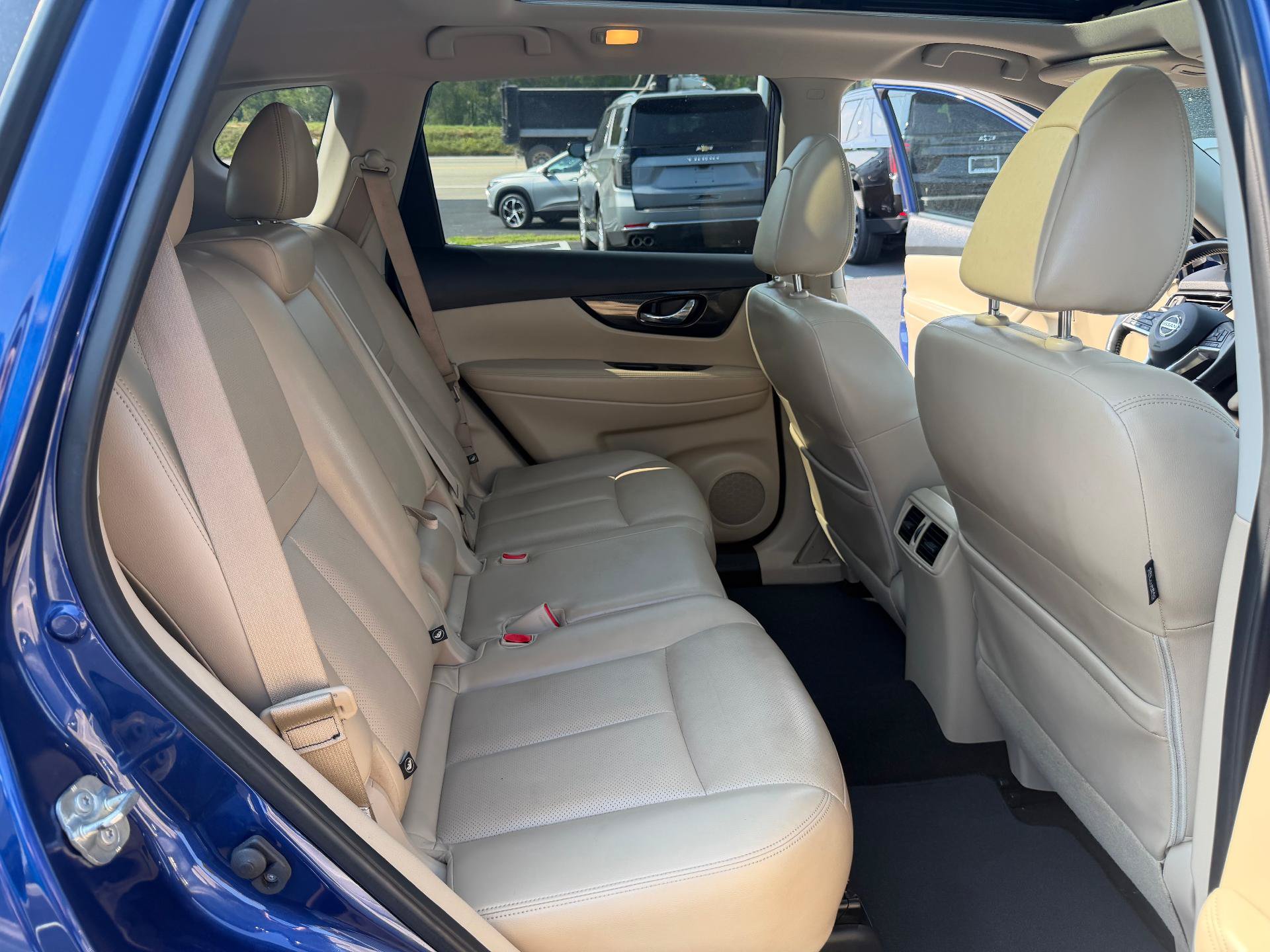 Used 2018 Nissan Rogue SL w/ Premium Package AWD/4WD image 36