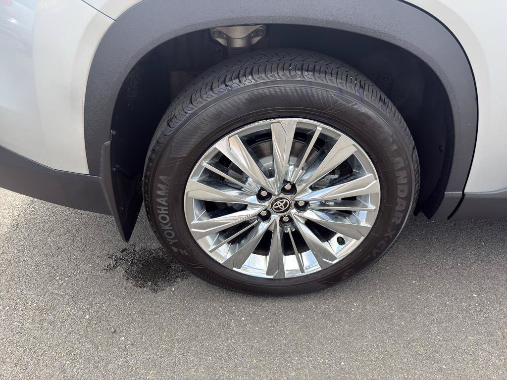 Used 2024 Toyota Grand Highlander AWD image 28