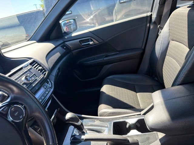 Used 2017 Honda Accord Sport image 9