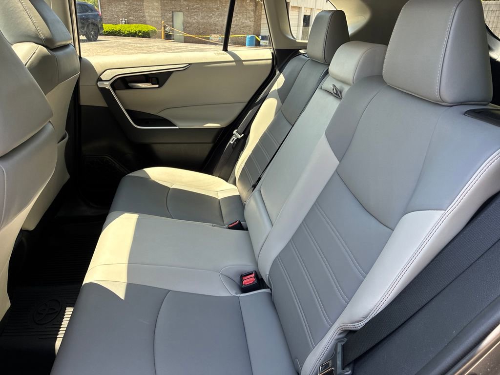 Used 2020 Toyota RAV4 XLE Premium AWD/4WD image 19
