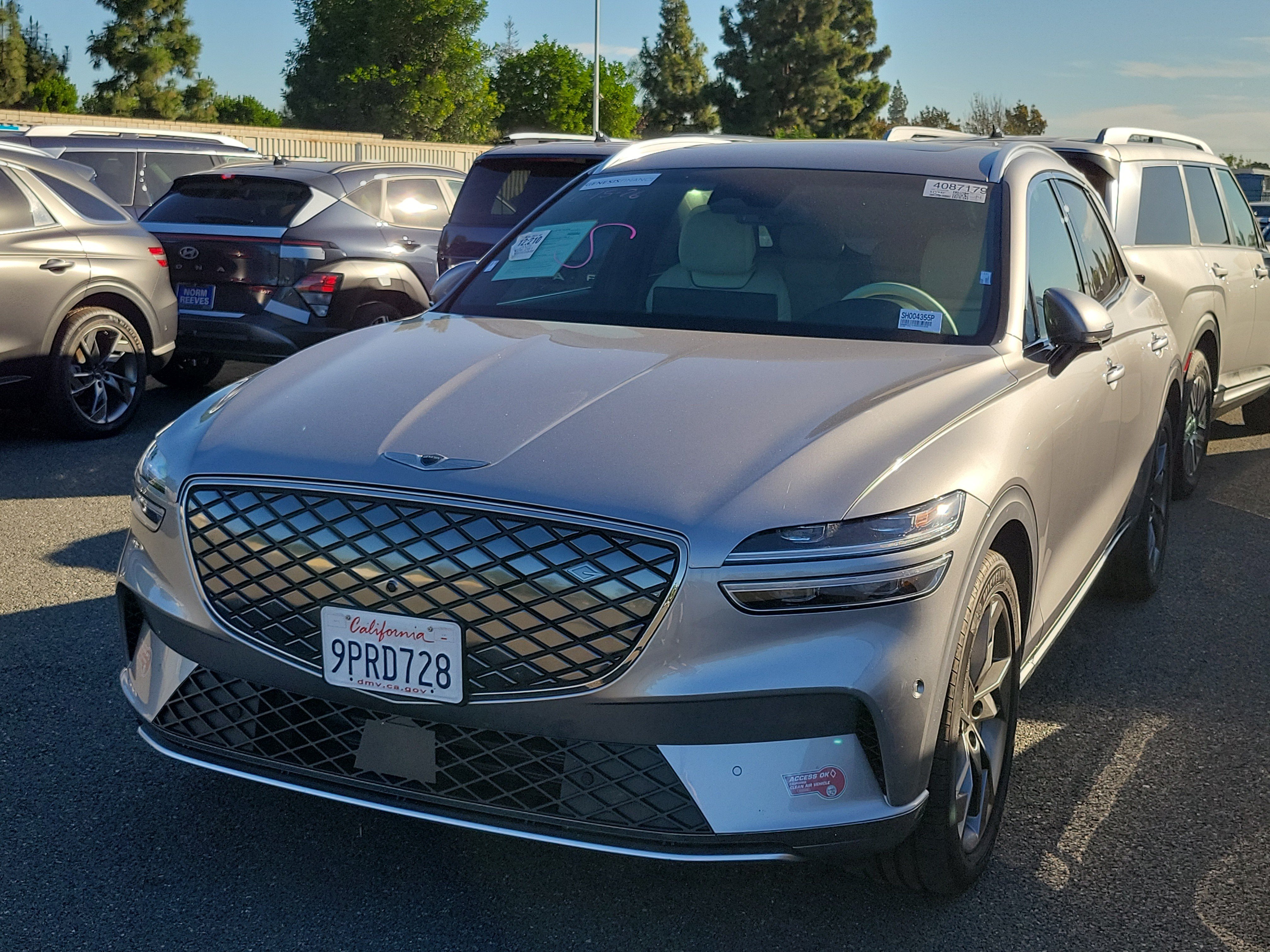 Certified 2025 Genesis Electrified GV70 AWD/4WD image 1