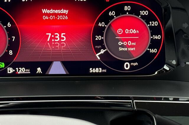 Used 2025 Volkswagen Atlas Peak Edition SE image 28