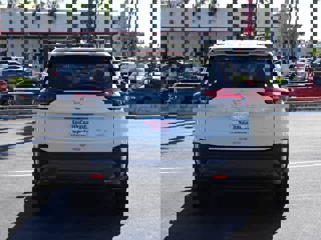 Used 2021 Nissan Rogue SL image 12