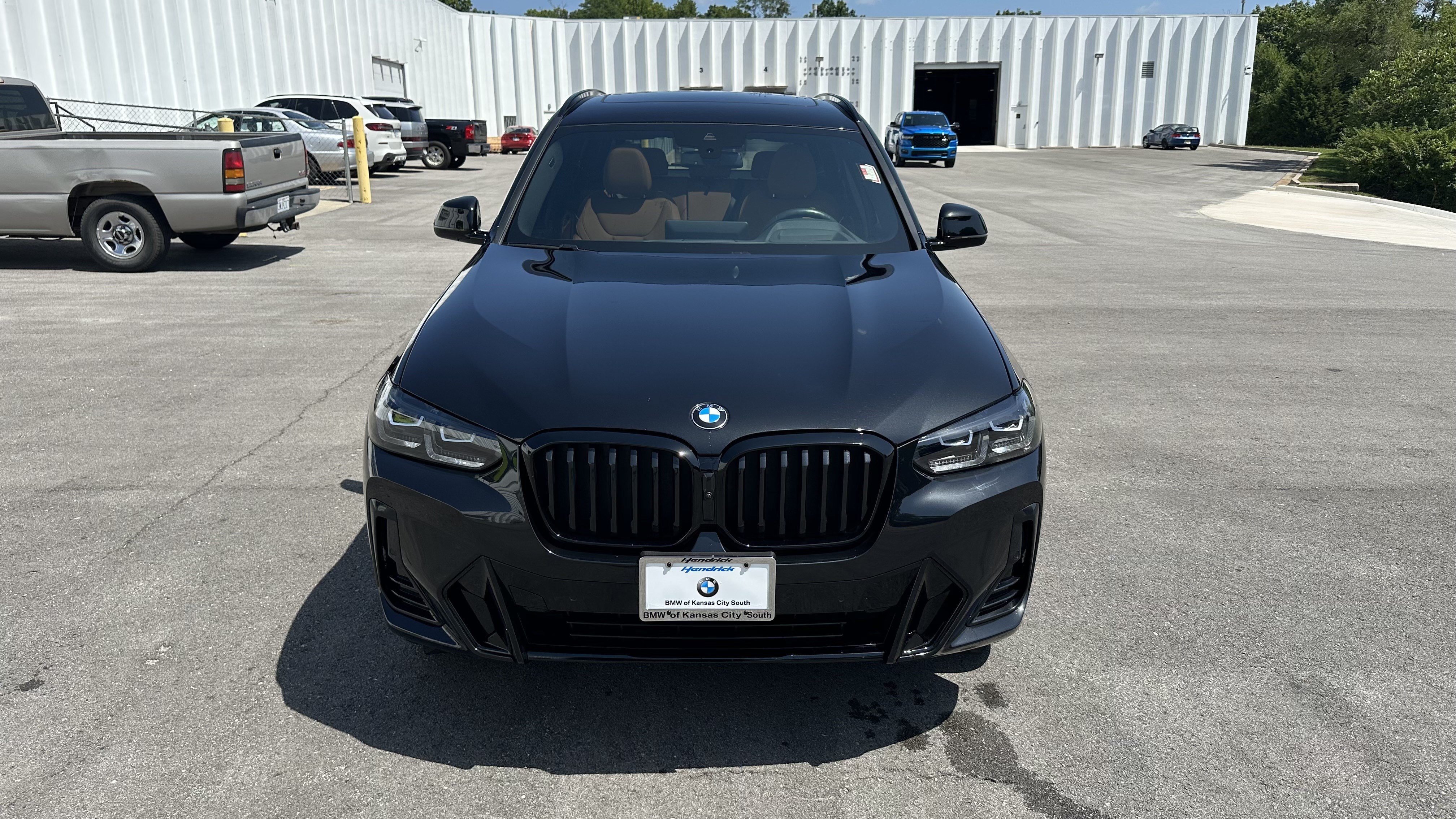 Used 2023 BMW X3 xDrive30i w/ M Sport Package AWD/4WD image 3