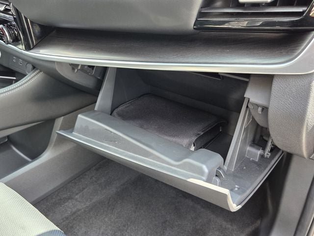 Used 2023 Nissan Rogue Platinum w/ Platinum Premium Package FWD image 18