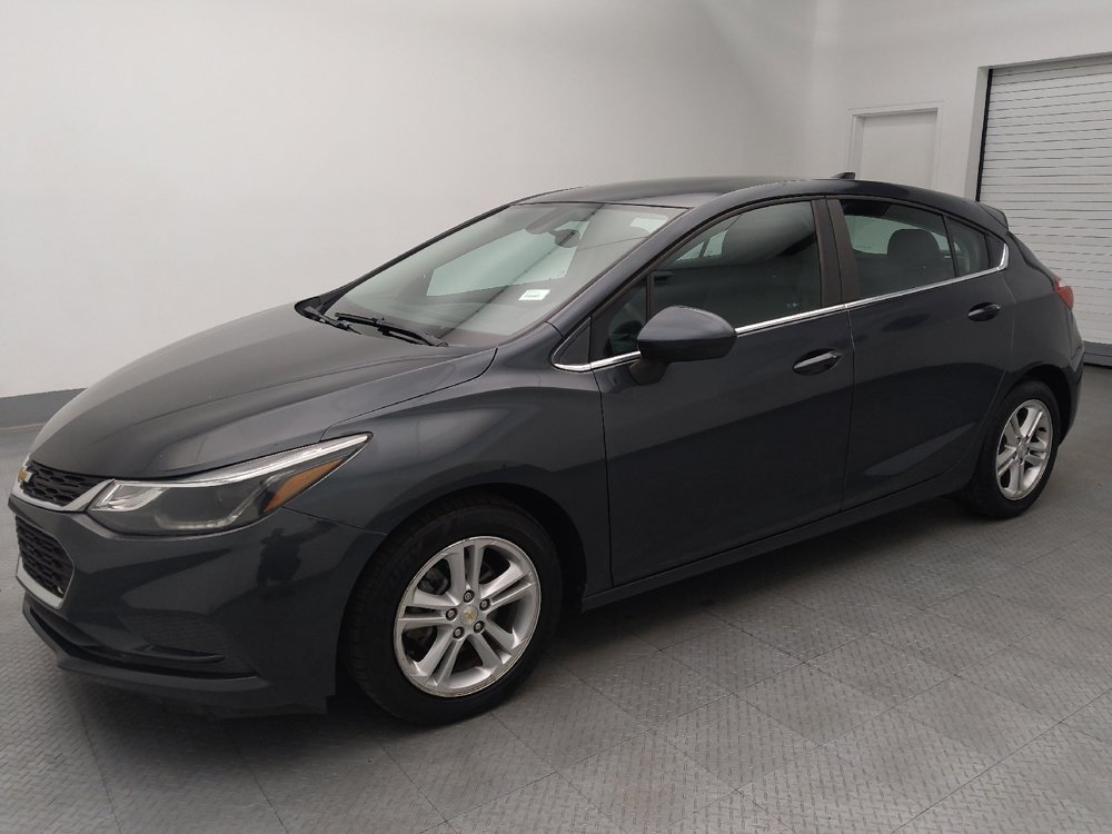 Used 2017 Chevrolet Cruze LT w/ Convenience Package FWD image 2