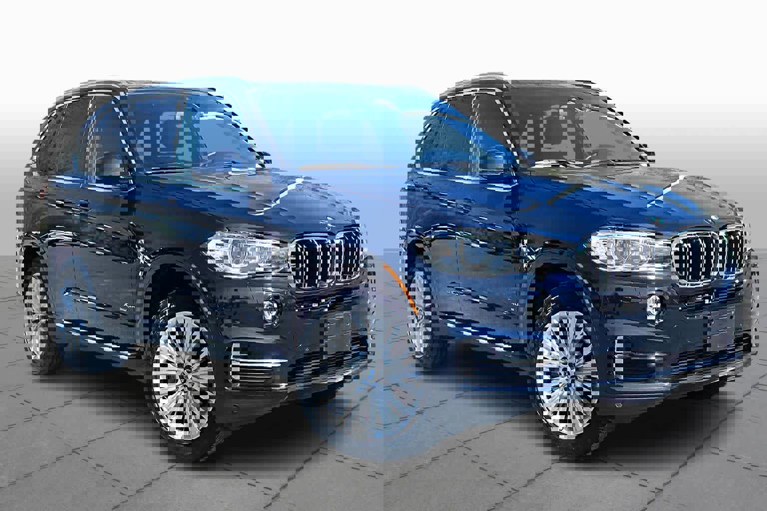 Used 2017 BMW X5 xDrive40e image 3