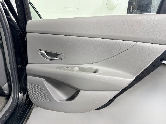 Used 2024 Hyundai Elantra SE FWD image 26