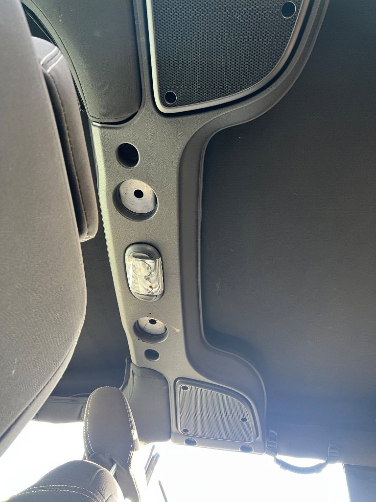 Used 2017 Jeep Wrangler Unlimited Sahara w/ Connectivity Group image 33