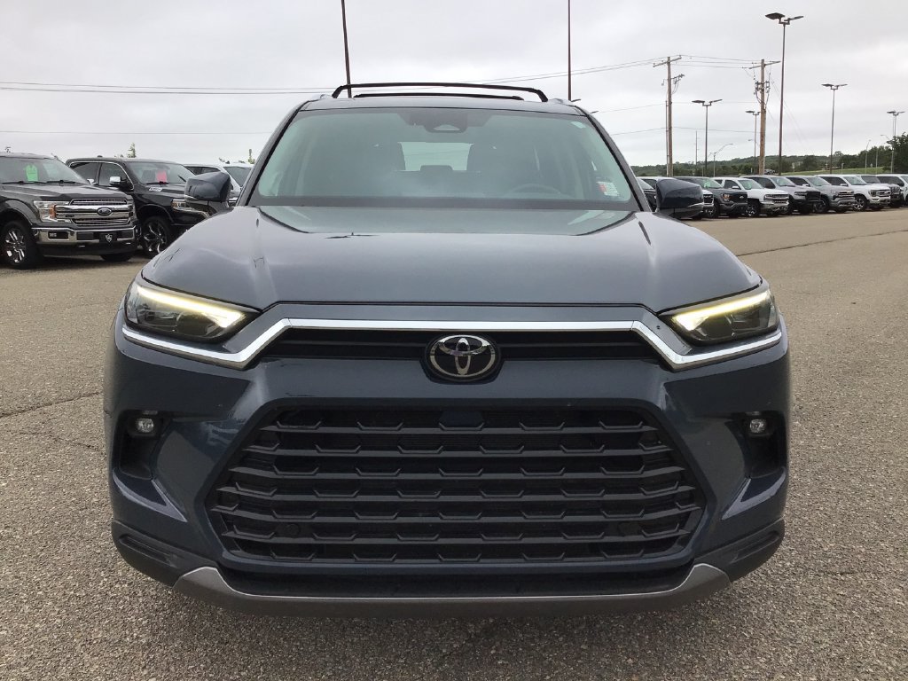 Used 2024 Toyota Grand Highlander AWD image 9