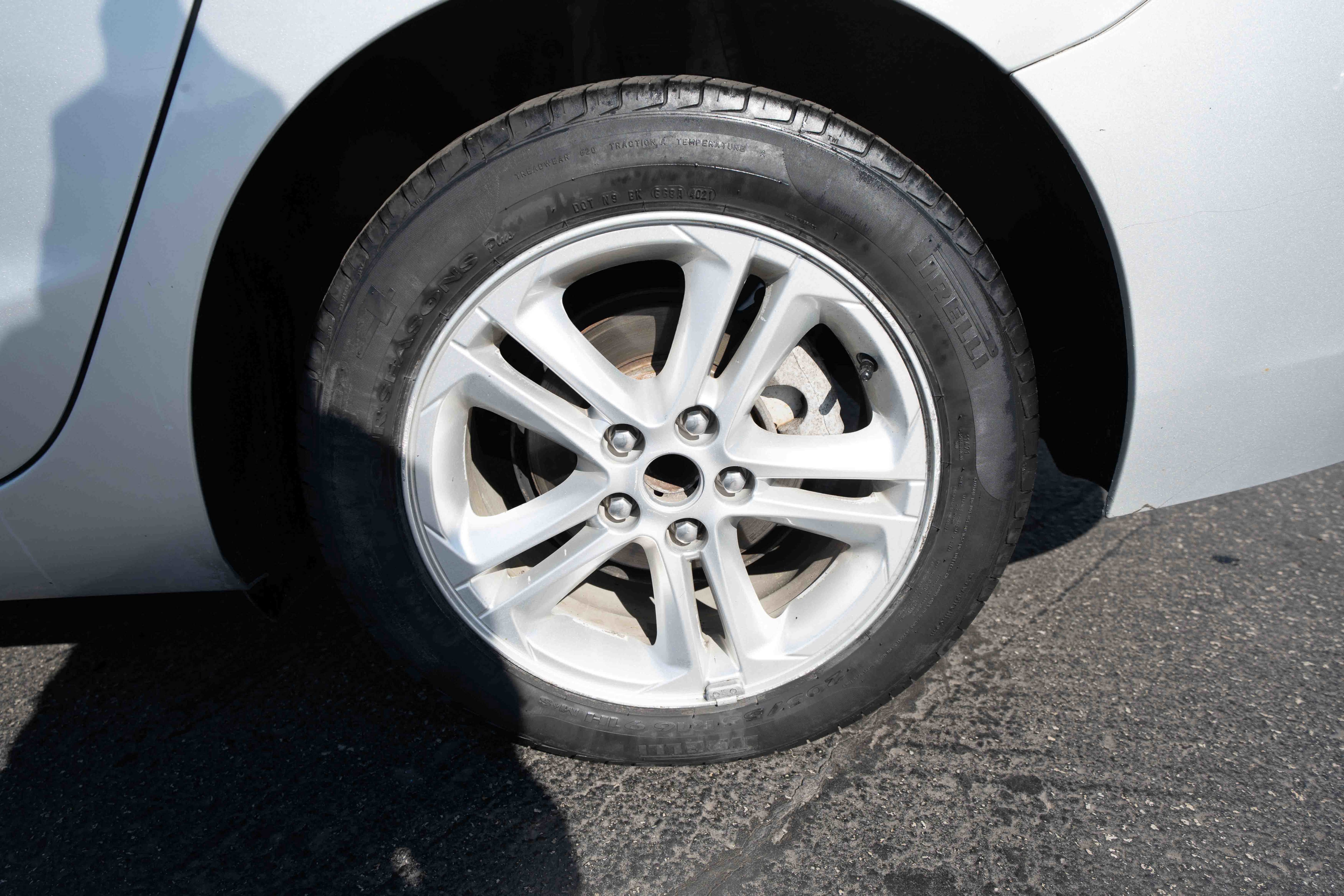 Used 2018 Chevrolet Cruze LT w/ Convenience Package image 28