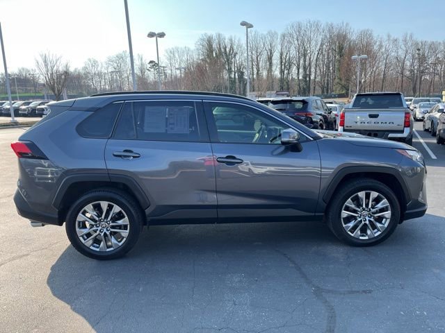 Used 2023 Toyota RAV4 XLE Premium image 4