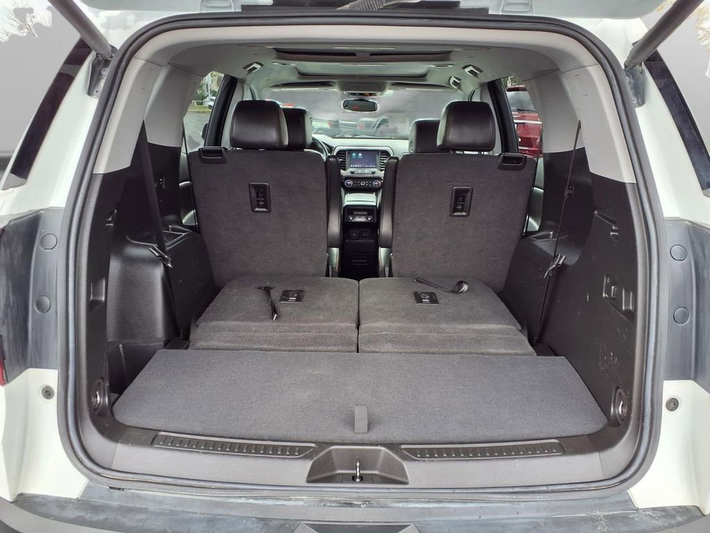 Used 2023 GMC Acadia AT4 w/ Technology Package image 28