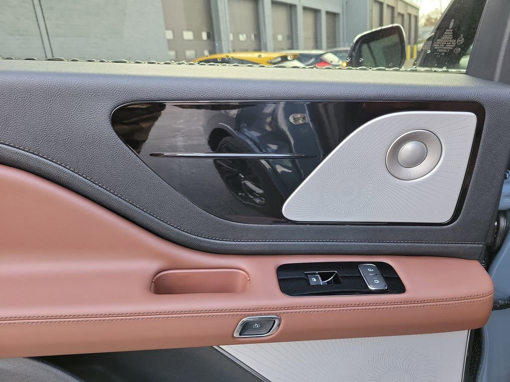 New 2026 Lincoln Aviator Reserve image 14