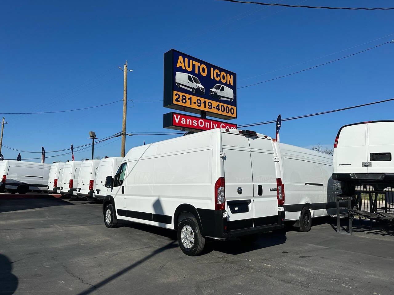 Used 2024 RAM ProMaster 2500 w/ Quick Order Package 22G SLT image 2