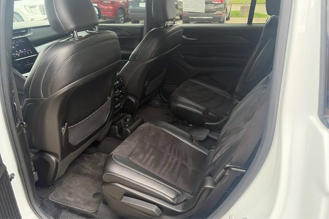 Used 2023 Jeep Grand Cherokee L Laredo AWD/4WD image 10